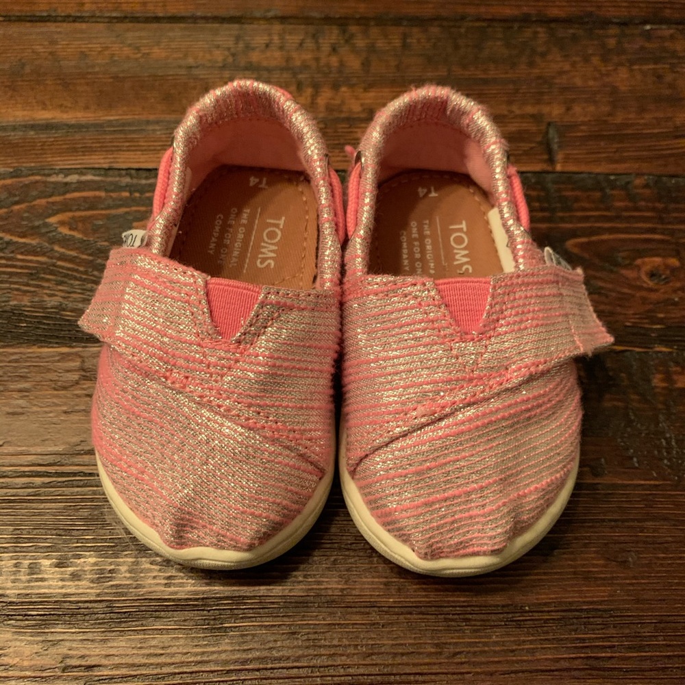SOLD 💗TOMS, Pink & Silver Velcro, Toddler 4